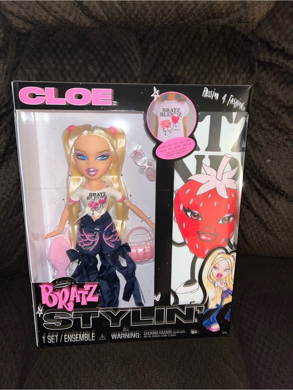 Cloe Stylin' Doll - Pink & Blonde Bratz doll, and over sized shirt. New